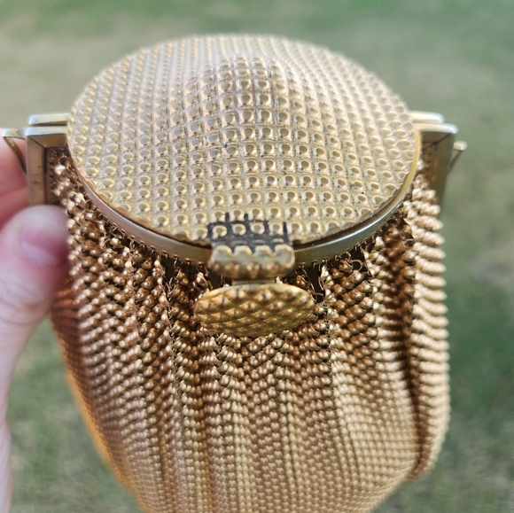 1930s unique Schiaparelli Whiting And Davis Mesh Bag - Picture 6 of 10